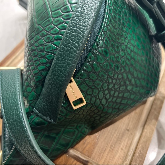 JEFFREE STAR BLOOD MONEY GREEN CROCODILE GATOR CROSSBODY ,SIDEFANNY PACK - Picture 2 of 5